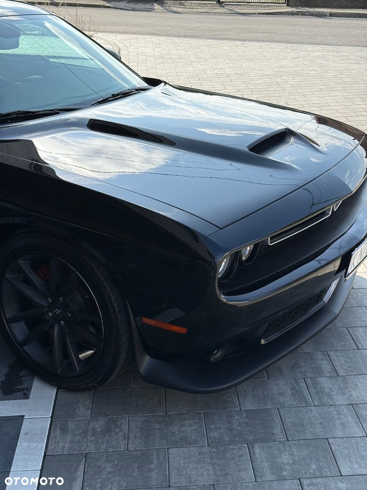 Dodge Challenger - 17