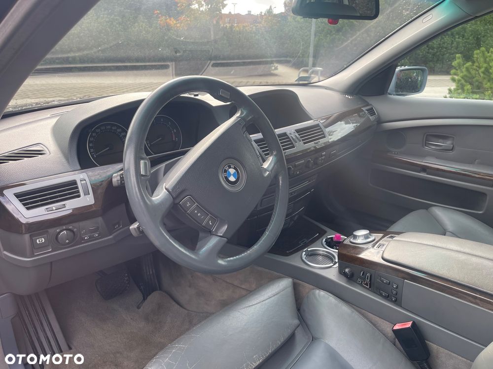 BMW Seria 7 - 26