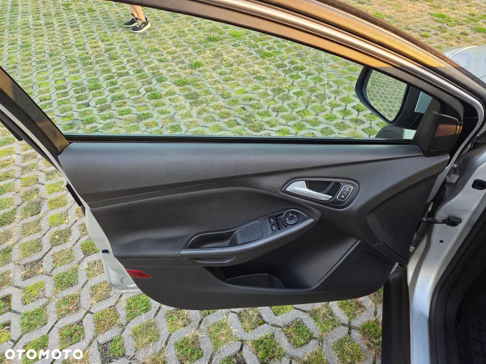 Ford Focus 1.5 TDCi SYNC Edition - 11