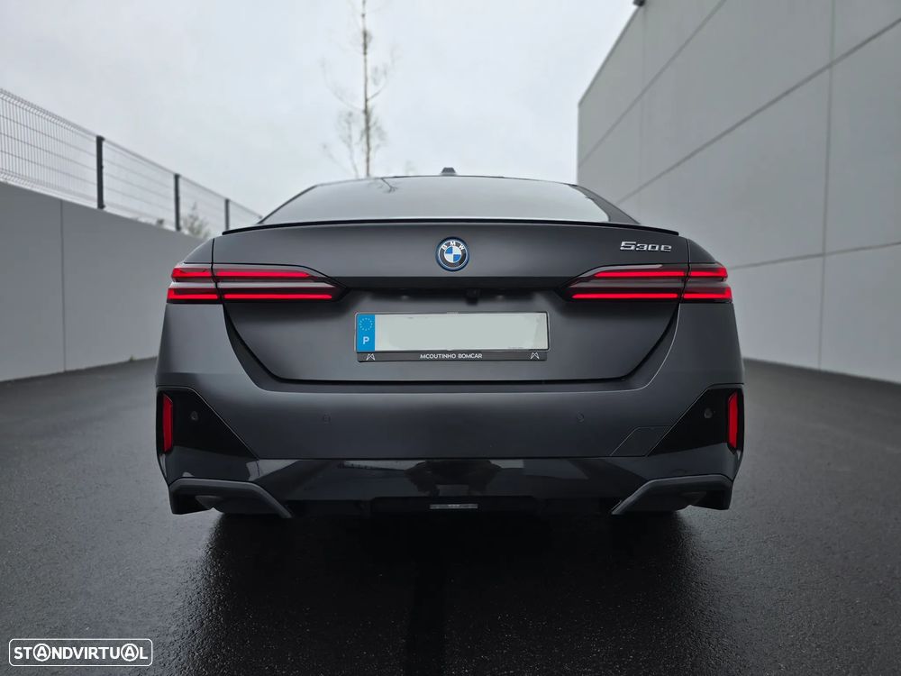 BMW 530 e Pack Desportivo M Pro - 10