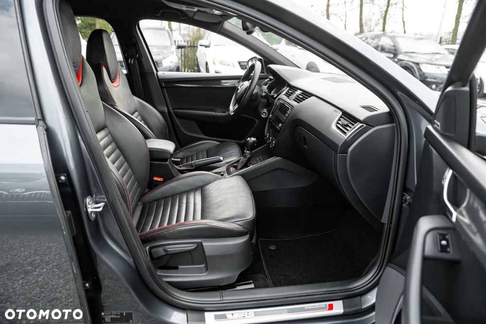 Skoda Octavia 2.0 TDI DSG RS - 24