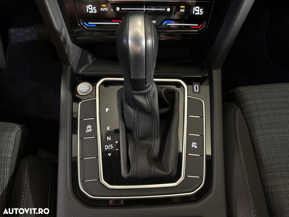 Volkswagen Passat - 18