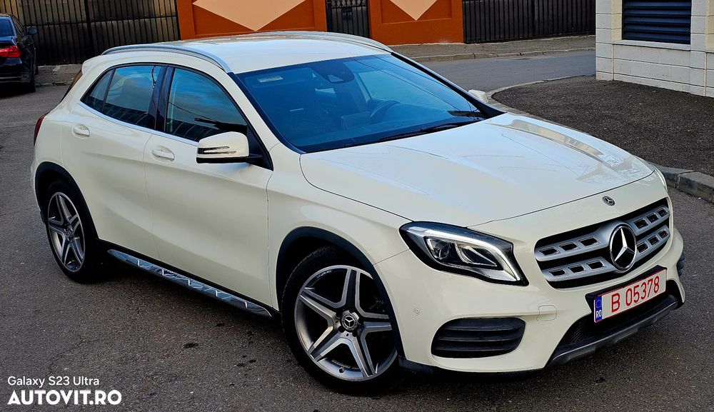 Mercedes-Benz GLA 180 7G-DCT AMG Line - 2