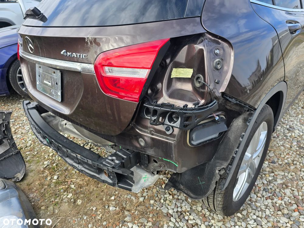 Mercedes-Benz GLA - 7