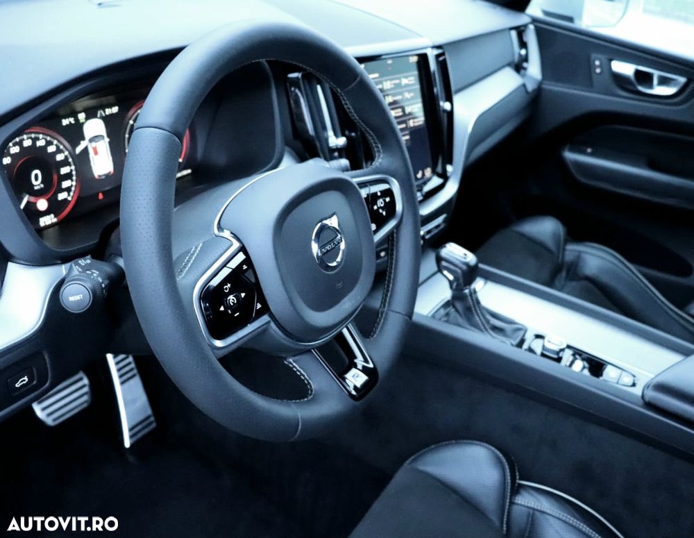 Volvo XC 60 D5 AWD Geartronic RDesign - 18