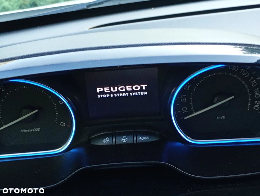Peugeot 2008 - 32