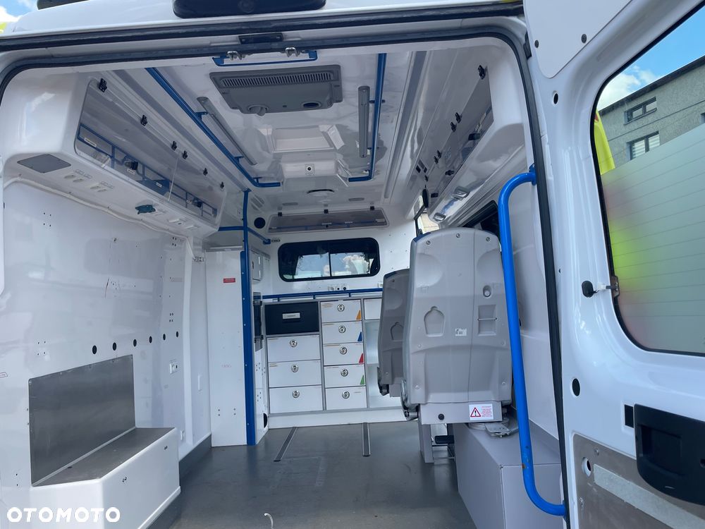 Fiat Ducato Ambulans Karetka Camper Maxxi FULLL XXXXL - 33