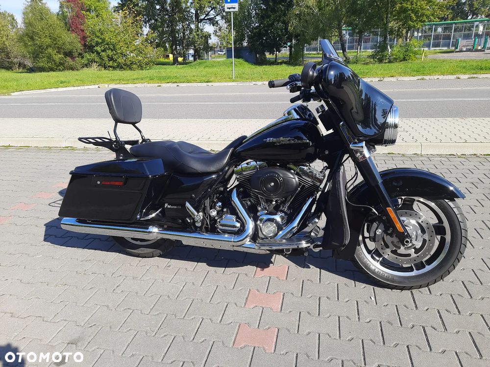 Harley-Davidson Touring Street Glide - 2