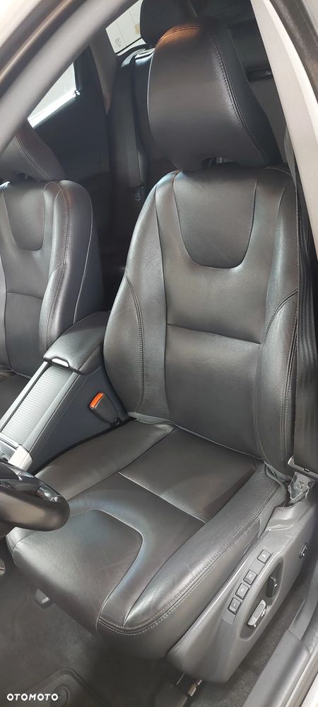 Volvo XC 60 D4 AWD Summum - 37