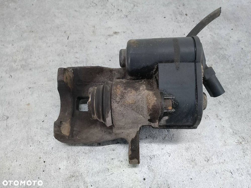 ZACISK HAMULCOWY LEWY TYŁ VW PASSAT CC 2.0 TDI - 4