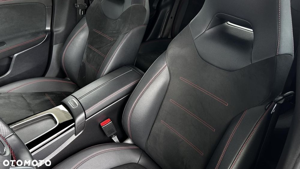 Mercedes-Benz CLA 180 AMG Line 7G-DCT - 12