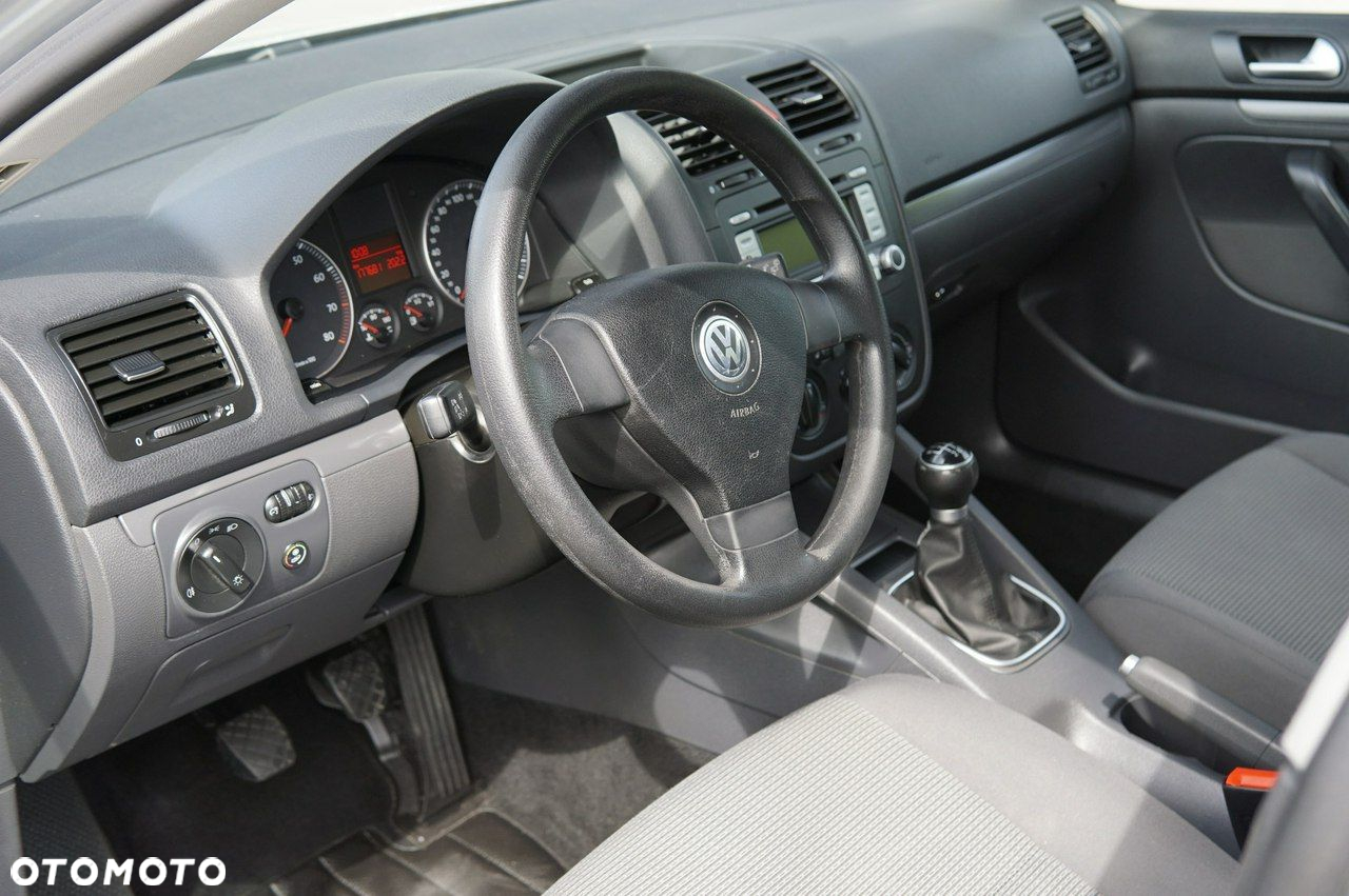 Volkswagen Golf - 11