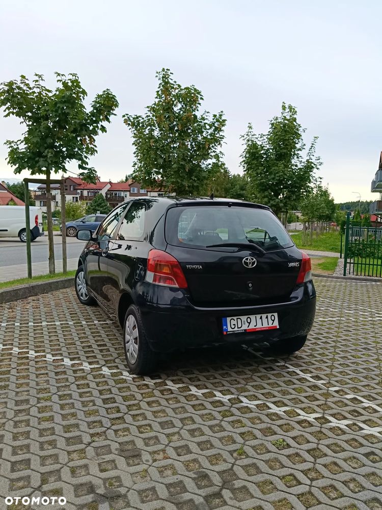 Toyota Yaris 1.0 Terra - 3