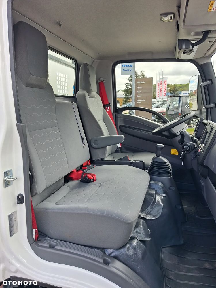 Isuzu M27 skrzynia otwarta 4.5m - 15