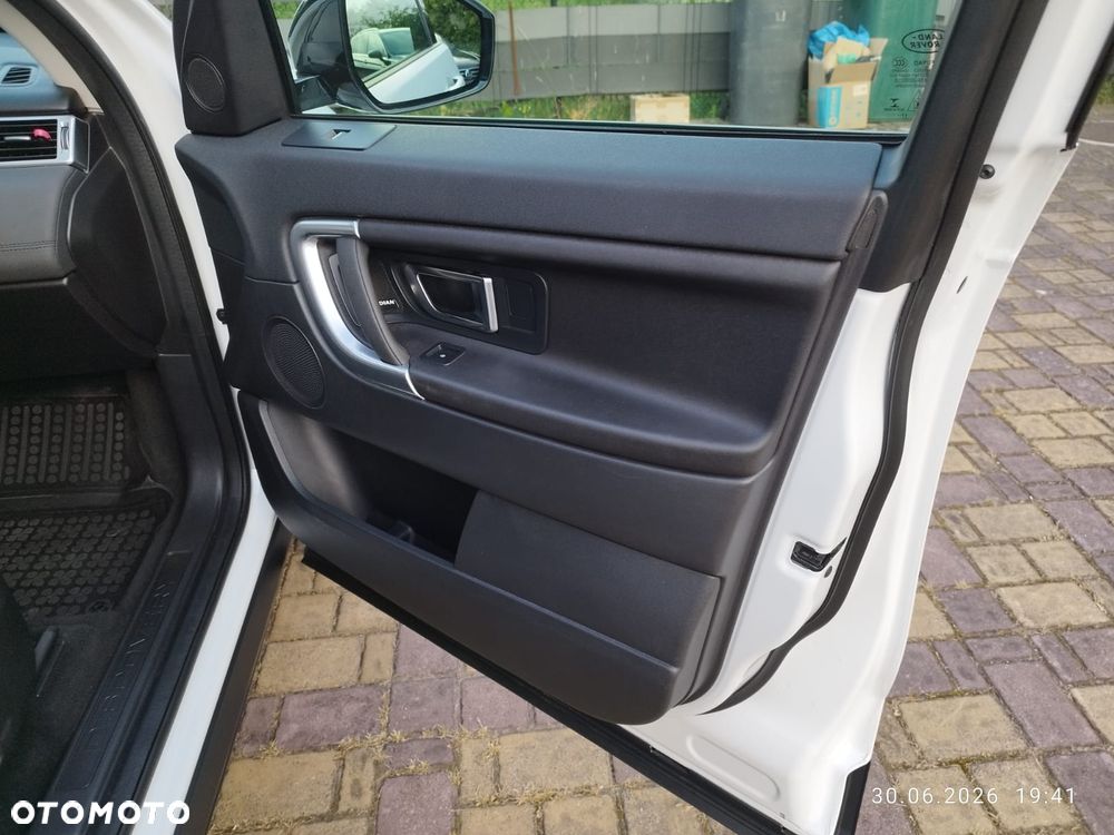 Land Rover Discovery Sport 2.0 Si4 HSE Luxury - 28