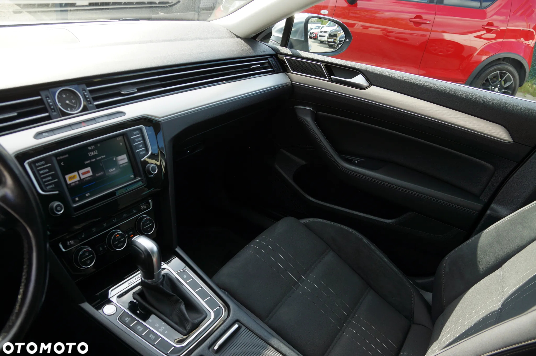 Volkswagen Passat Variant 2.0 TDI SCR DSG 4Motion Alltrack - 20