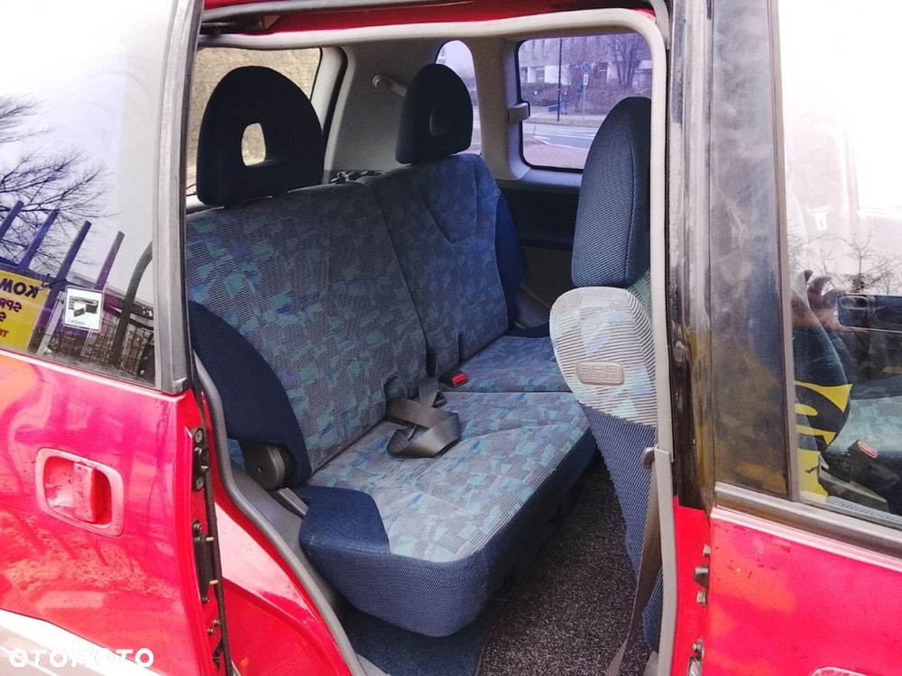 Mitsubishi Space Runner - 8