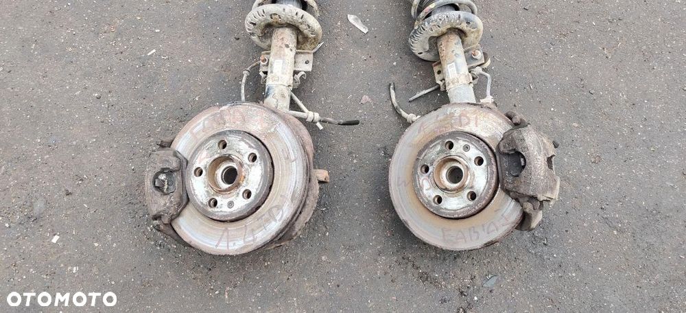 MCPHERSON ZWROTNICA PRZÓD LEWY PRAWY ZWROTNICA SKODA FABIA 1 2002 1.4 TDI - 3