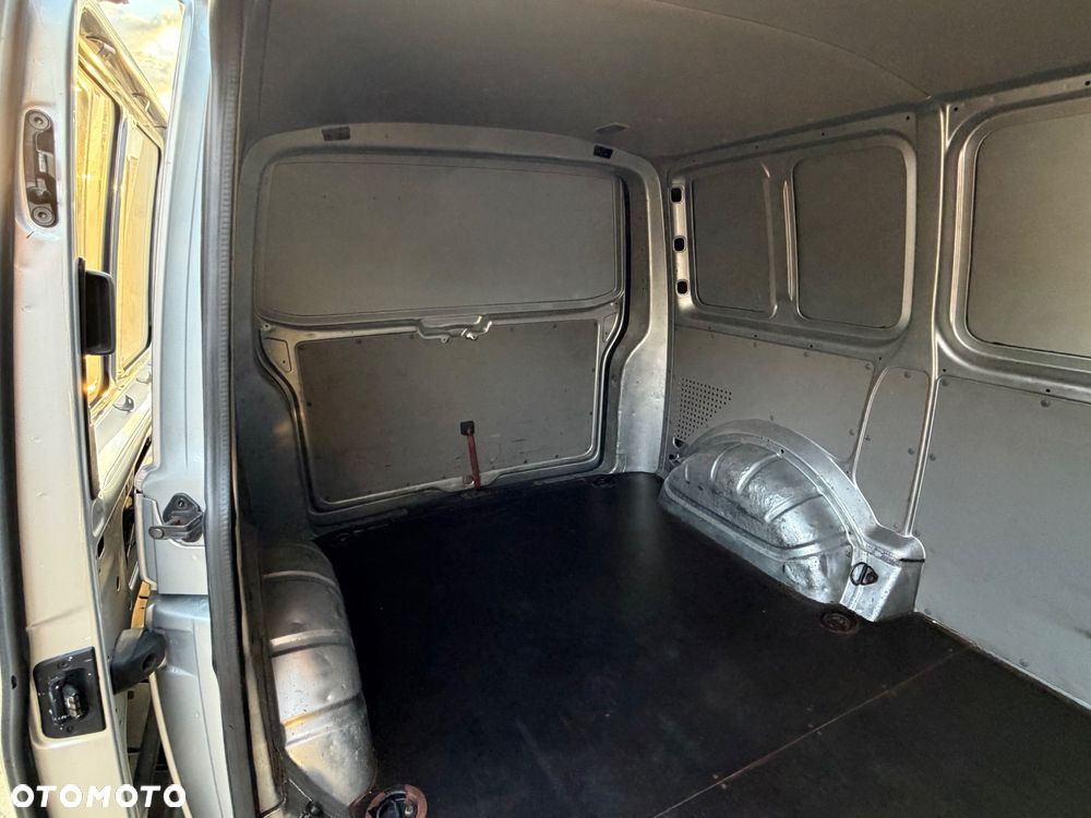 Volkswagen Transporter T5 - 20