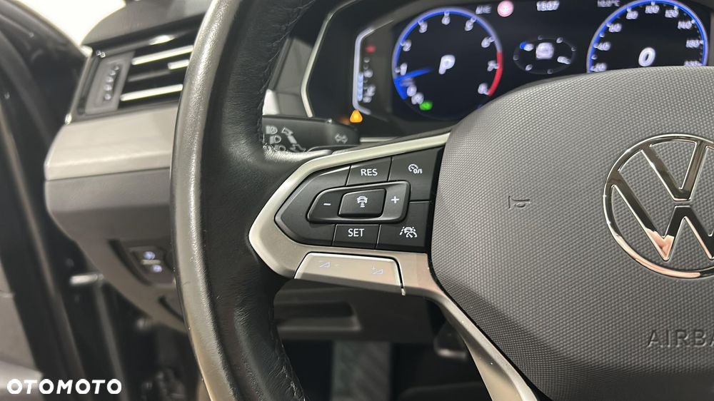 Volkswagen Passat - 24