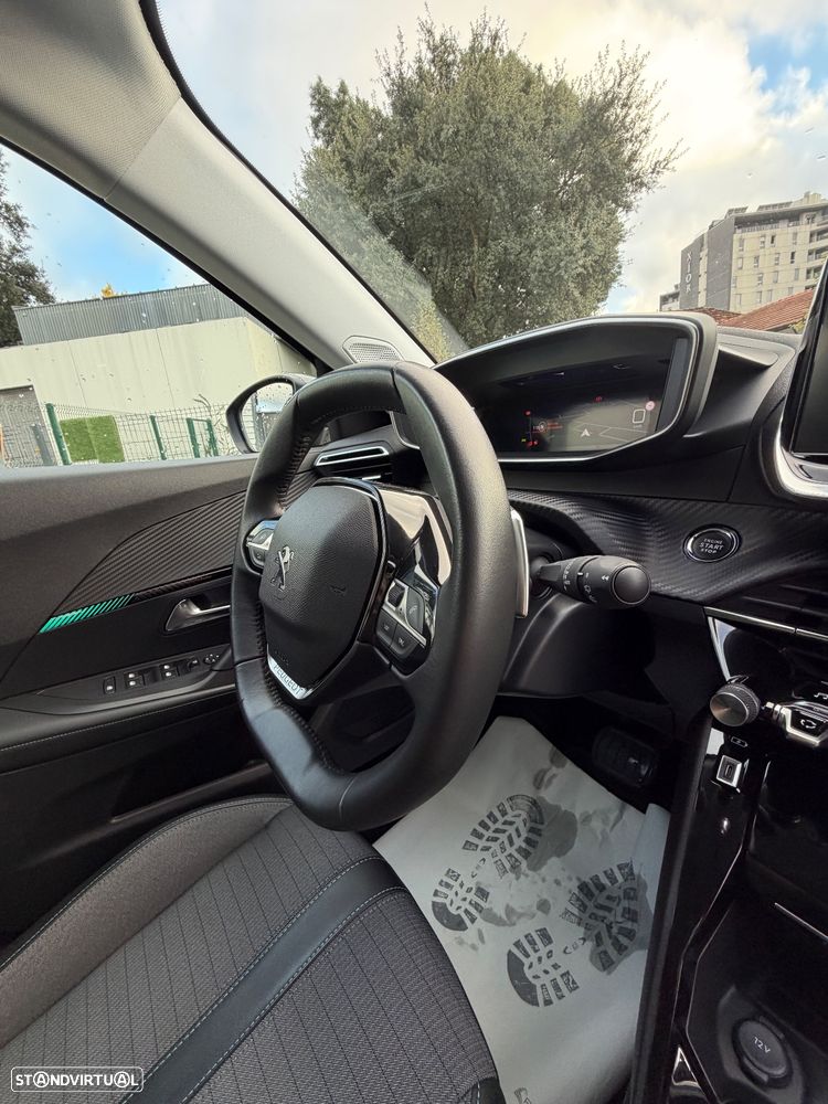 Peugeot 2008 1.5 BlueHDi Allure Pack EAT8 - 27