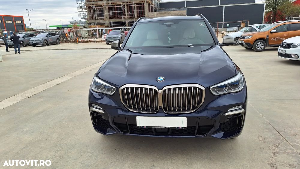 BMW X5 M M50i - 1