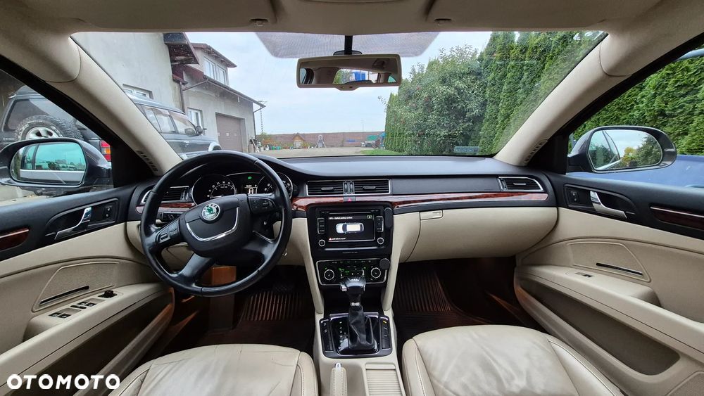 Skoda Superb 2.0 TDI L&K DSG - 22