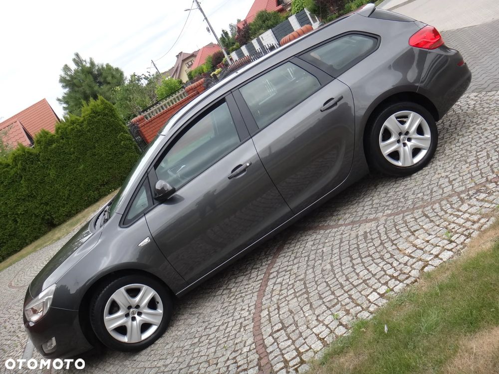 Opel Astra 1.6 Innovation - 25