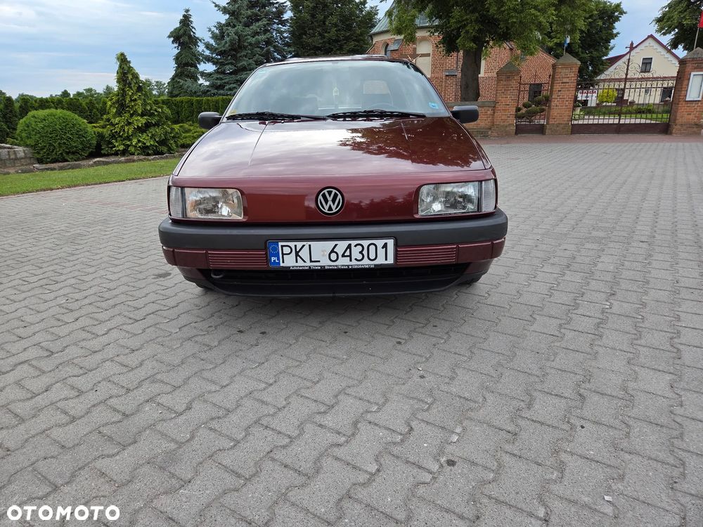 Volkswagen Passat 2.0 GL - 24