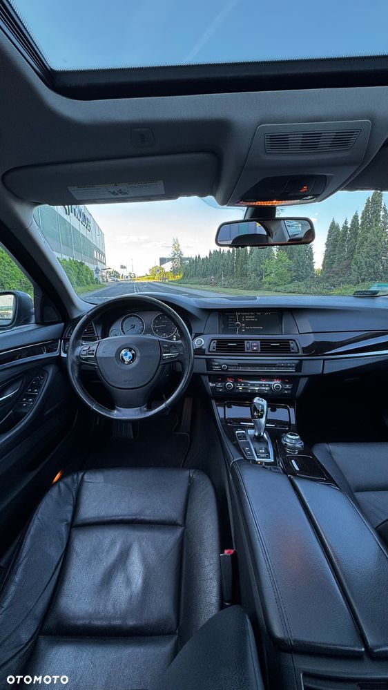 BMW Seria 5 528i xDrive Luxury Line - 7