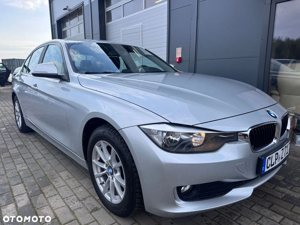 BMW Seria 3 316d Sport Line - 10
