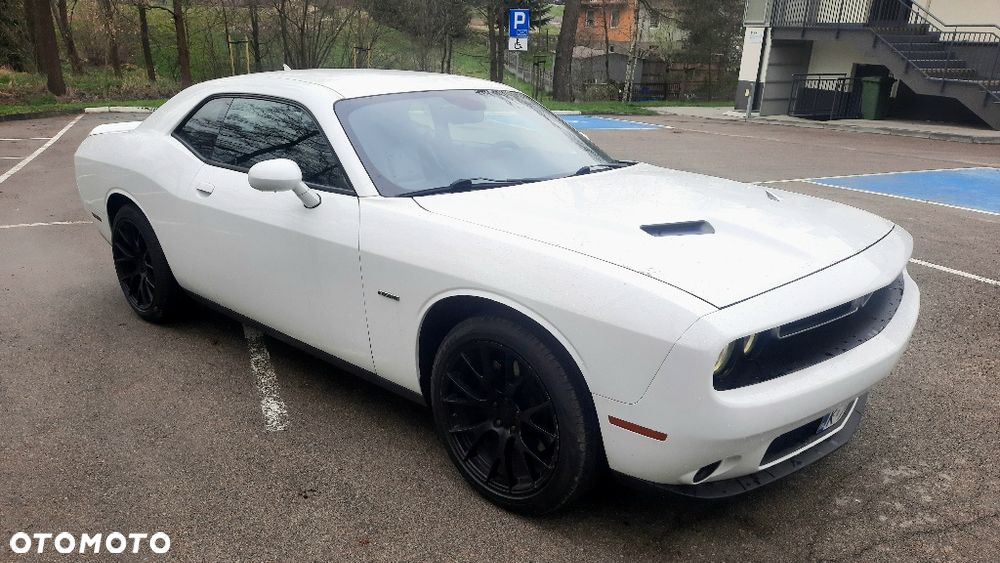 Dodge Challenger - 1