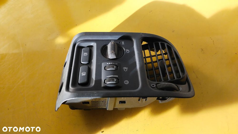 VOLVO V40 PRZEŁĄCZNIK ŚWIATEŁ 30613855 - 1
