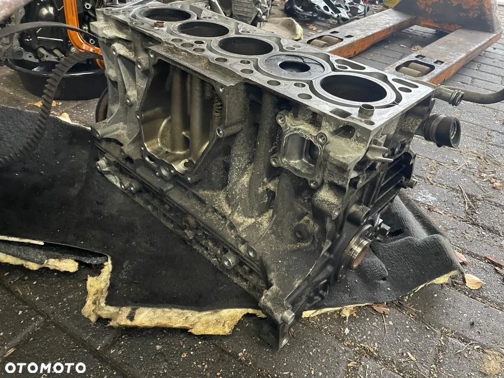 kompletny dol silnika blok wal tloki volvo 2.4 d5 205km biturbo xc60 xc70 v60 d5244t10 - 1