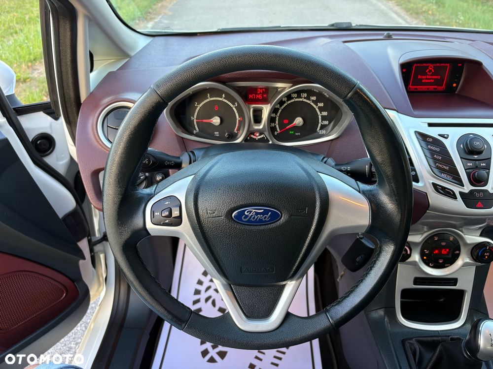 Ford Fiesta 1.4 Titanium - 35