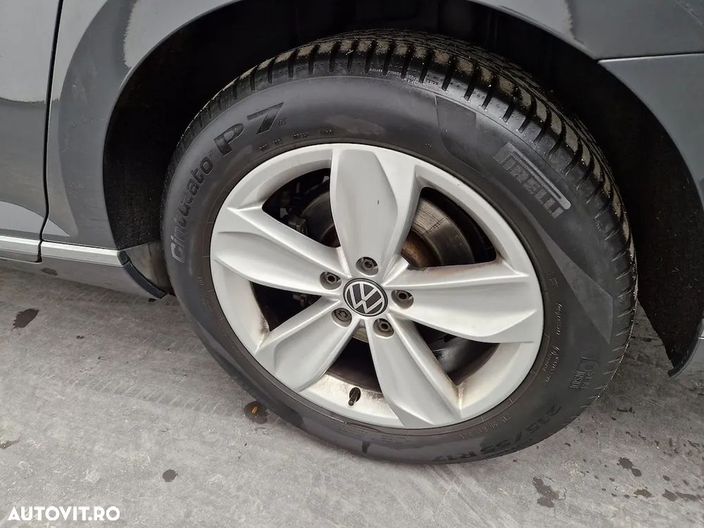Volkswagen Passat 2.0 TDI DSG Highline - 11