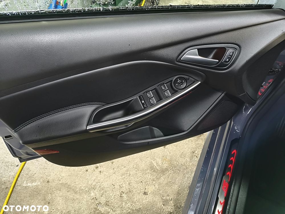 Ford Focus 2.0 EcoBoost ST-2 - 14