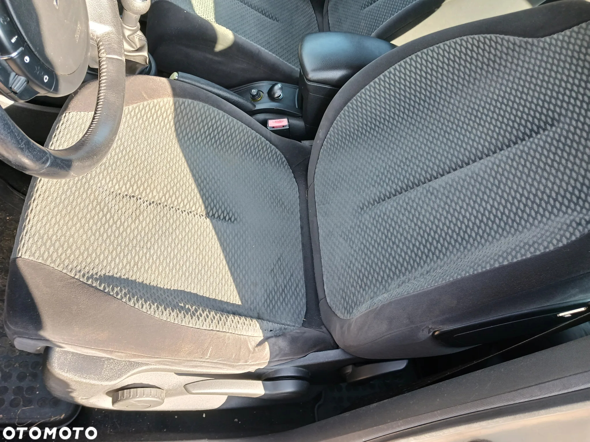 Citroen C4 I 04-10 silnik 1.6 HDI 90Km 109KM wtryski drzwi klapa tył błotnik EZR szyba maglownica panel schowek przełącznik fotel belka zacisk felgi klamka zamek lusterko podszybie osłona wyświetlacz WSZYSTKIE NA CZĘŚCI - 14