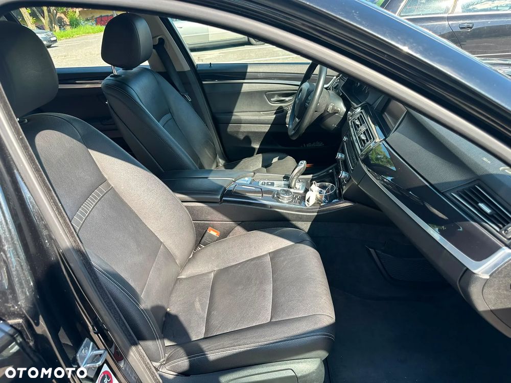 BMW Seria 5 520d Luxury Line - 12