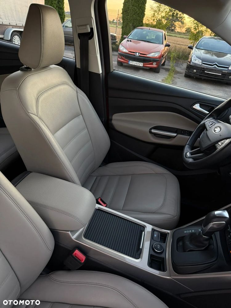 Ford Kuga 2.0 TDCi 4x4 Titanium - 29