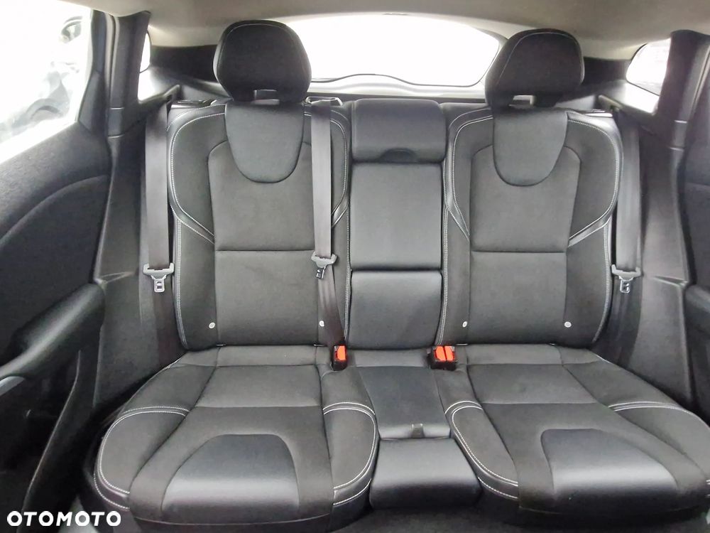 Volvo V40 D2 Momentum - 22