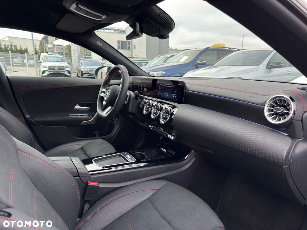 Mercedes-Benz CLA 200 AMG Line 7G-DCT - 22