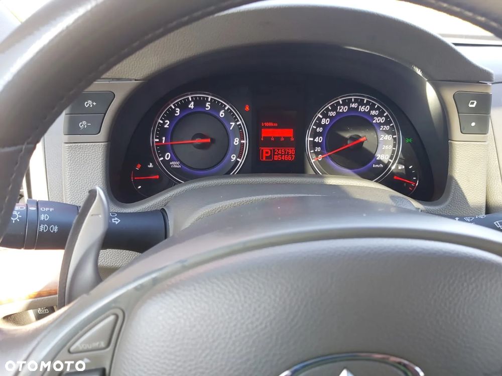 Infiniti G G37 AWD - 26