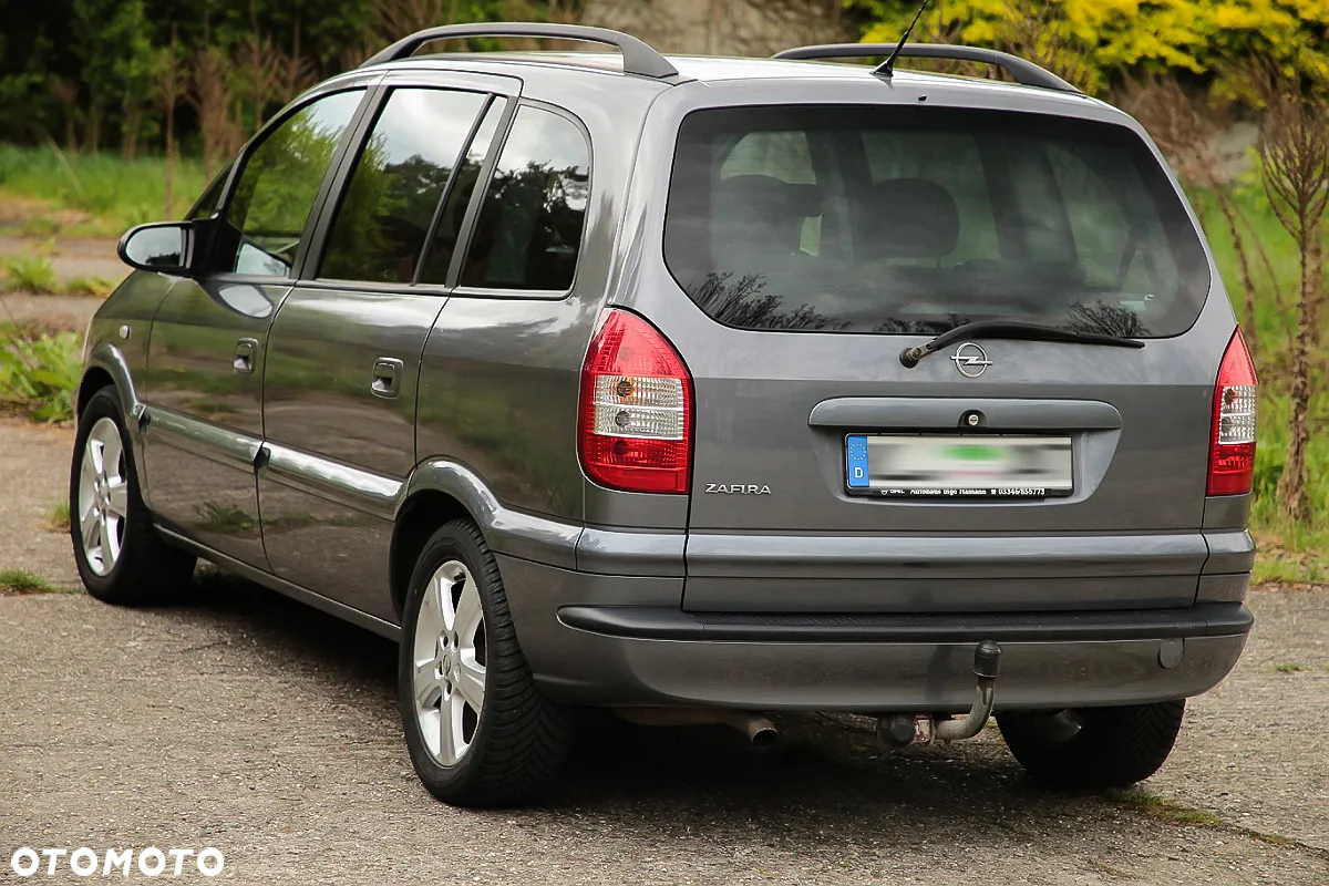 Opel Zafira - 10