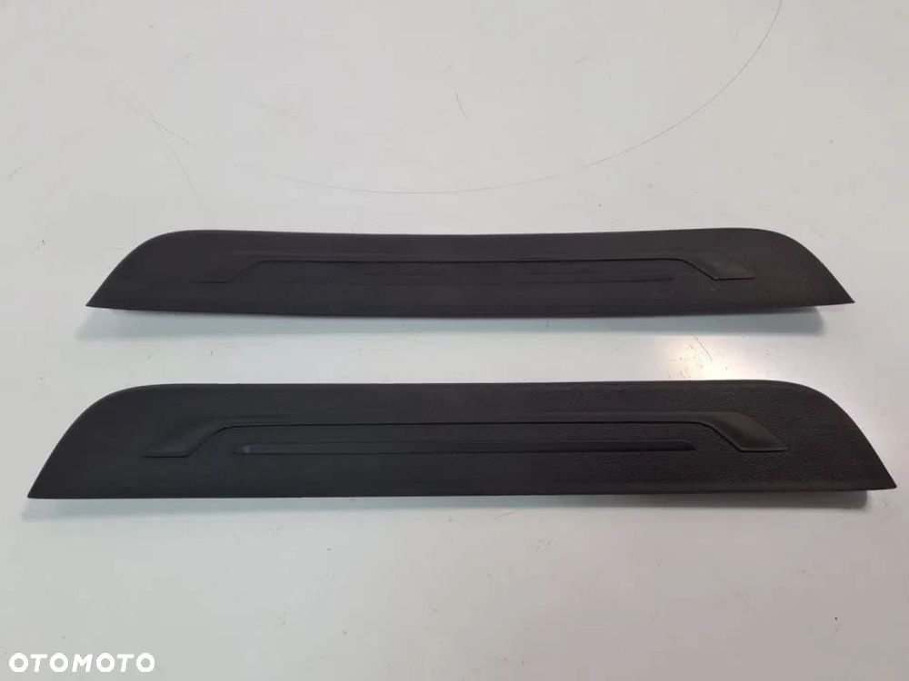 LISTWA NAKŁADKA PROGU PRZÓD PRAWA KIA CEED II - 2