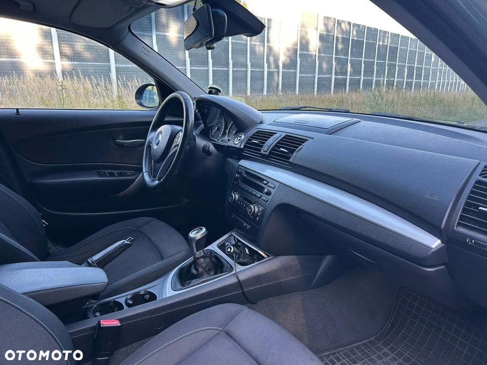 BMW Seria 1 120d DPF Edition Sport - 13