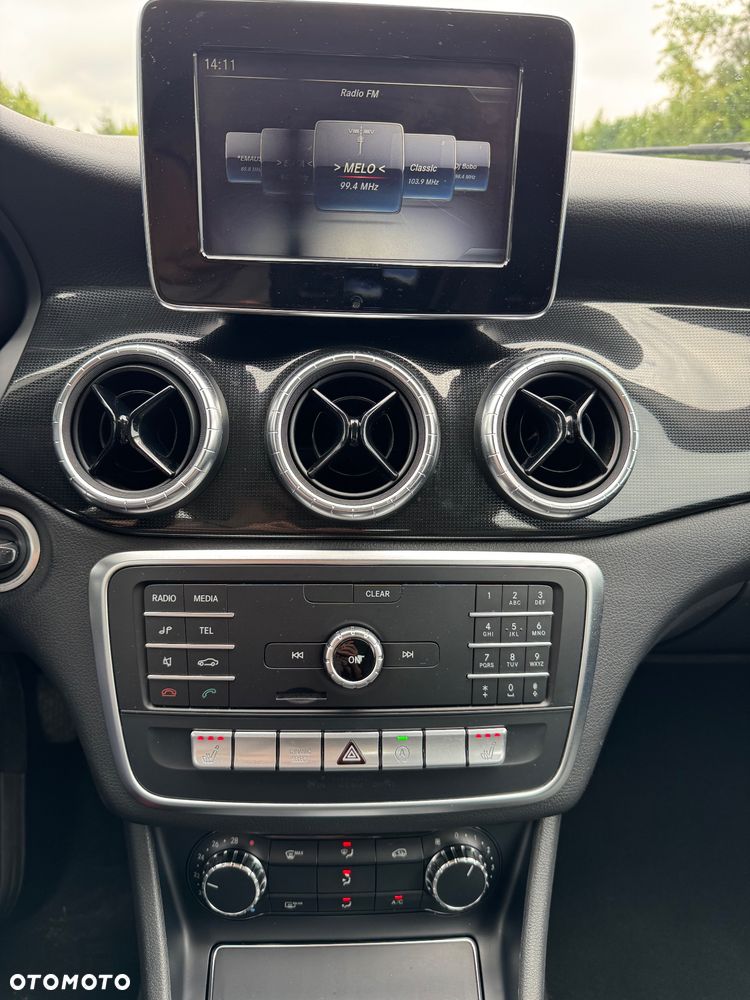 Mercedes-Benz CLA 180 7G-DCT - 21