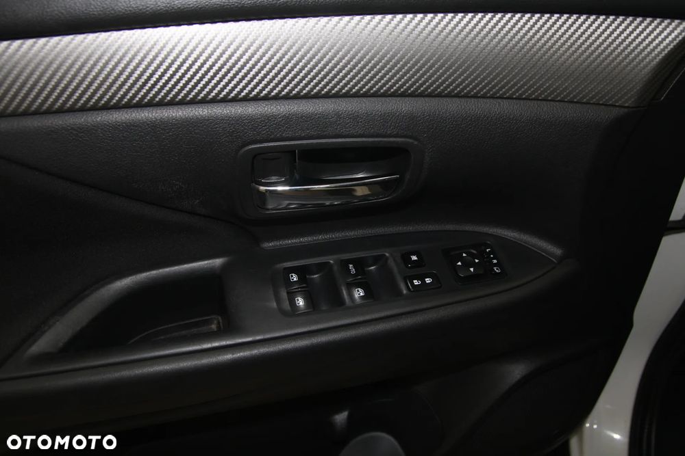 Mitsubishi Outlander 2.0 Intense 4WD CVT - 20