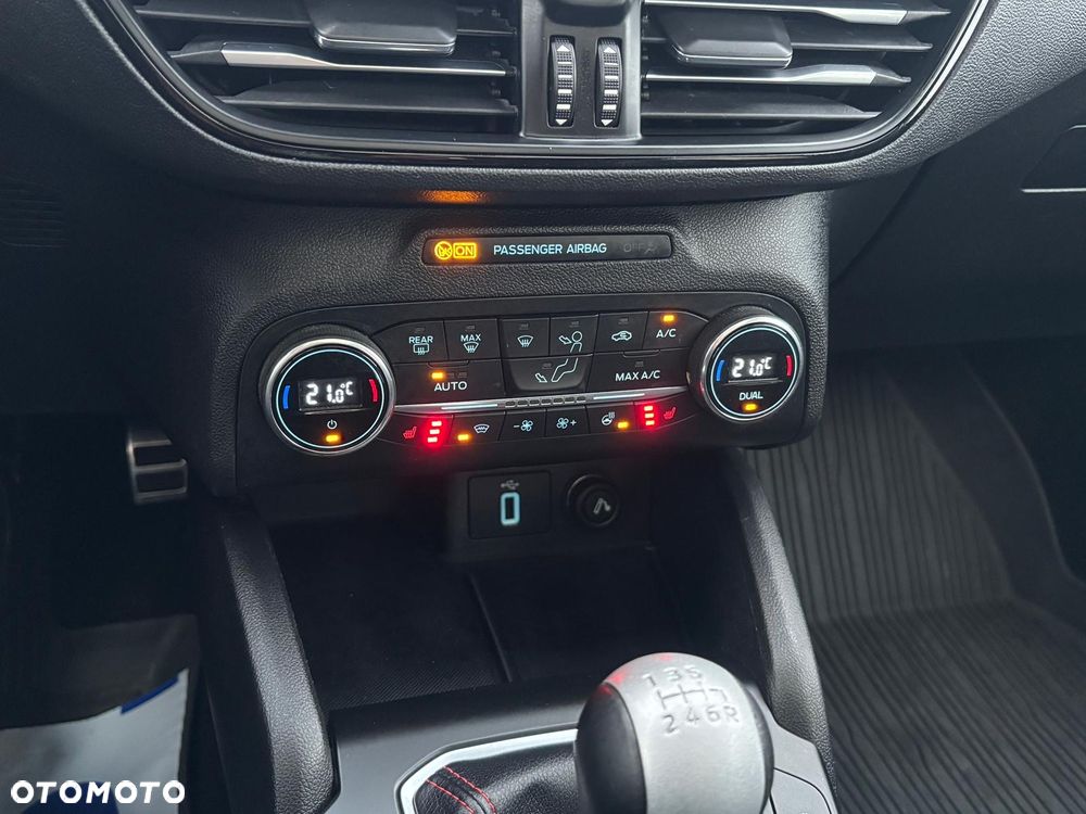 Ford Focus 1.0 EcoBoost Start-Stopp-System ST-LINE DESIGN - 29