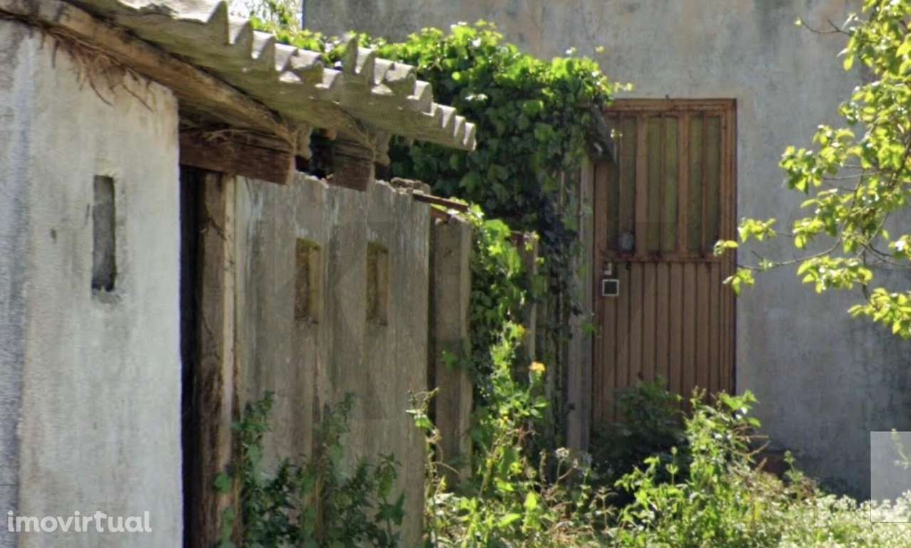 Moradia centenária em plena área de Reabilitação urbana de  Azevedo de - Grande imagem: 3/22